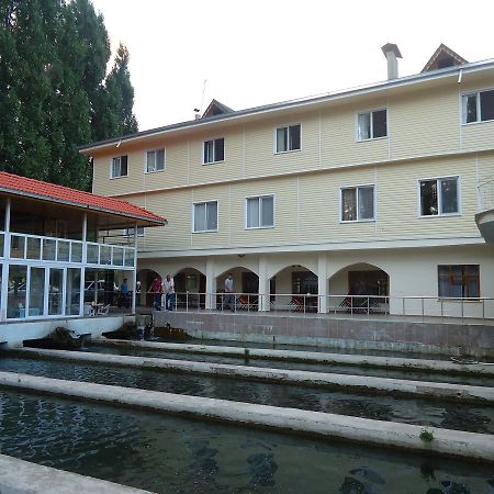 Alanlar Alabalik Ve Otel Ağlasun エクステリア 写真